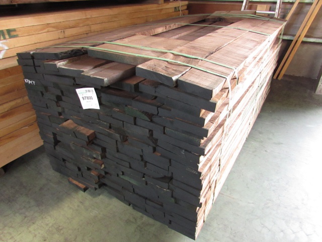 ウォールナット　無垢材