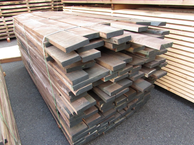 ウォールナット　無垢材