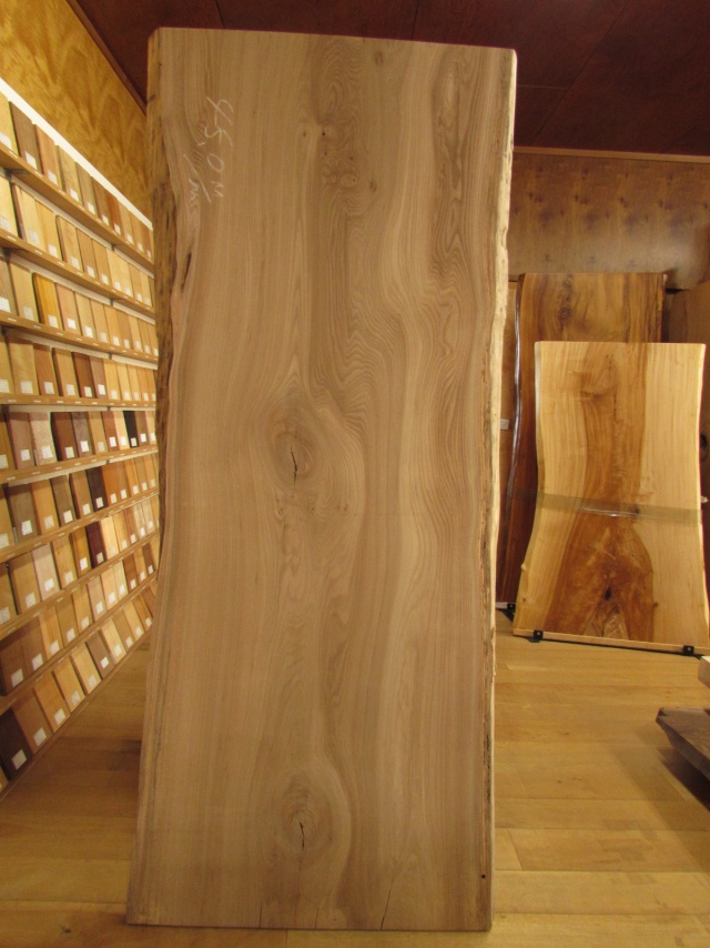 楡（ニレ）　一枚板