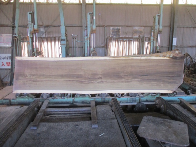 ウォールナット　無垢材