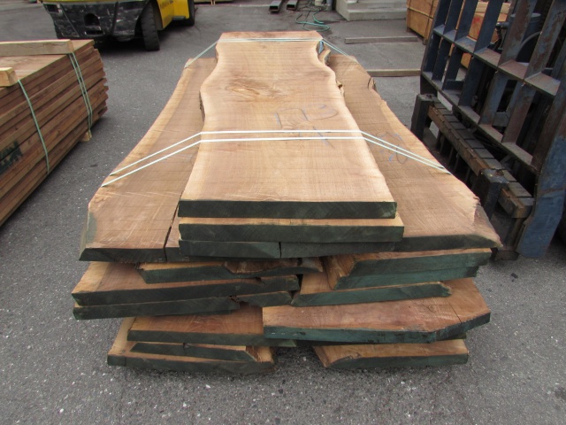 ウォールナット　無垢材