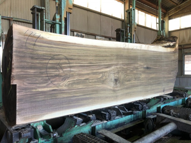 ウォールナット　無垢材