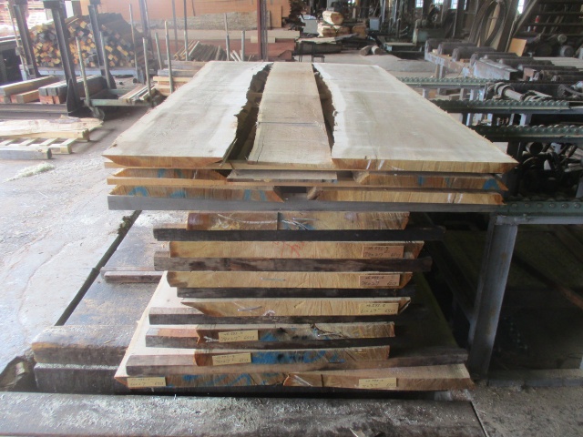 楢（ナラ）　無垢材