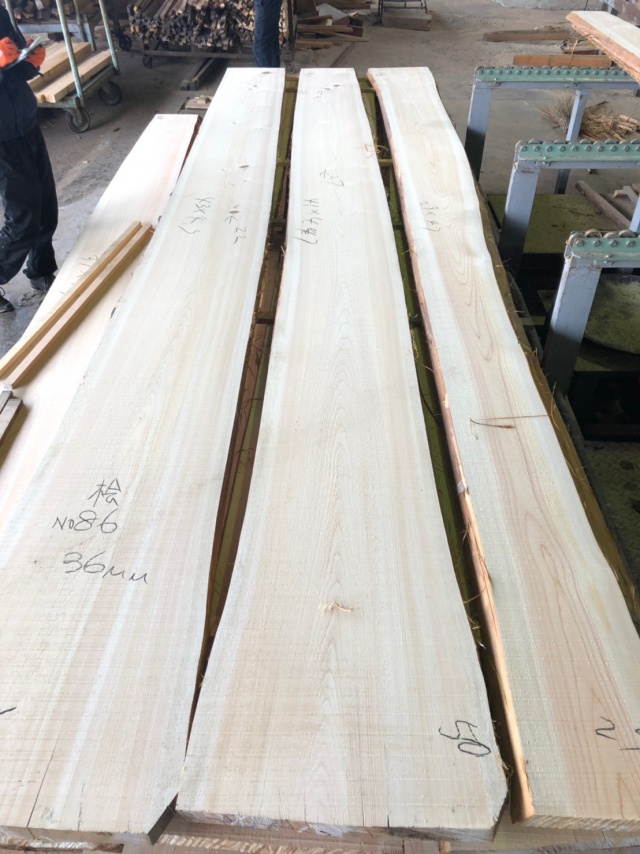 檜（ヒノキ）　無垢材