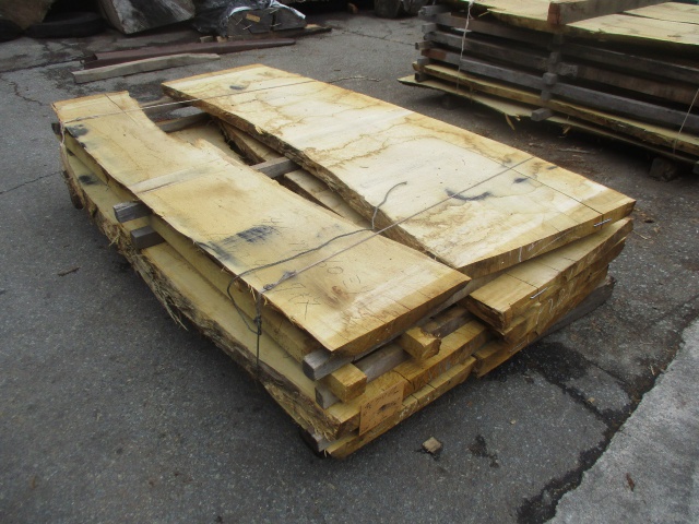 栗（クリ）　無垢材