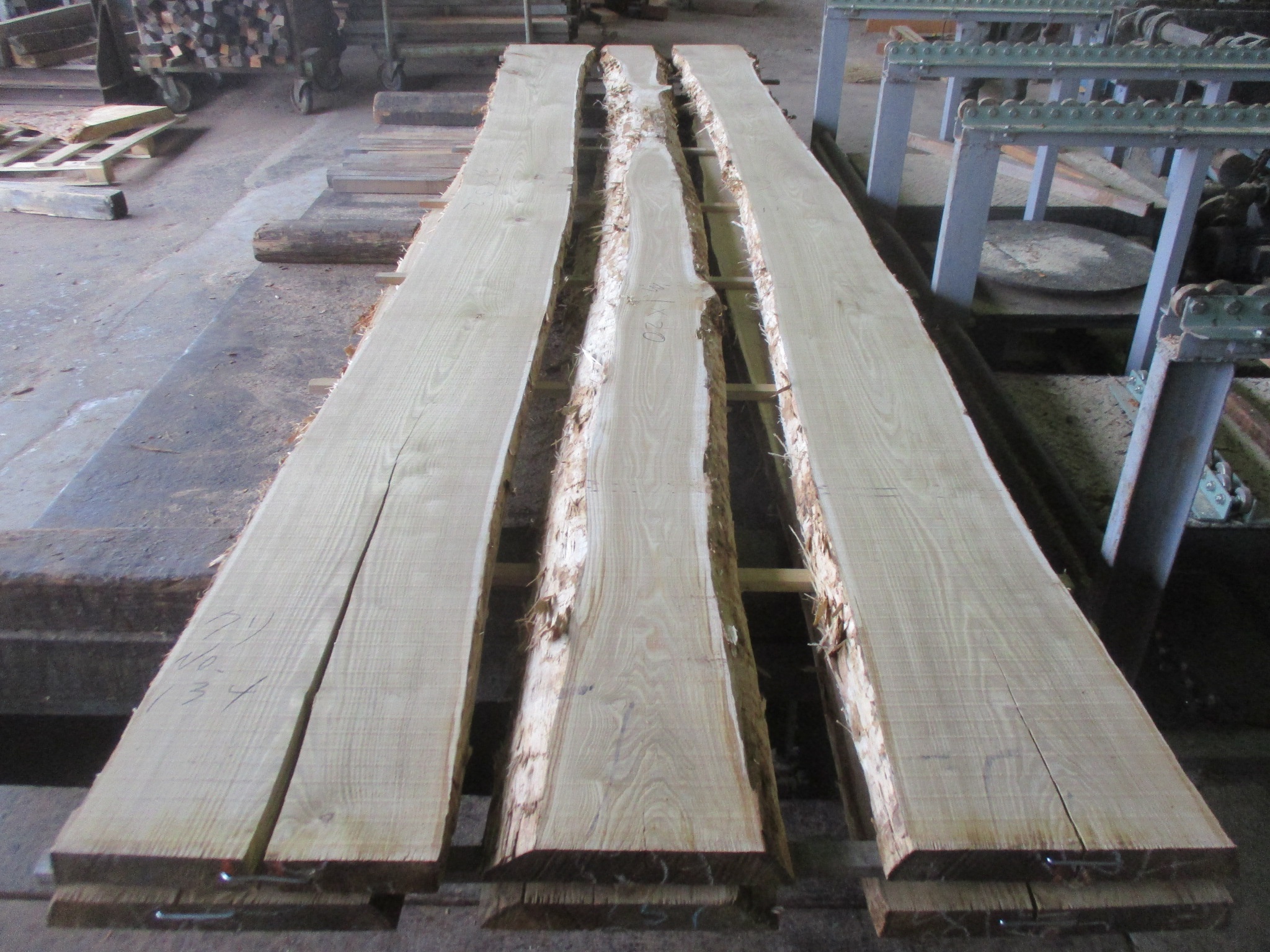 栗（クリ）　無垢材