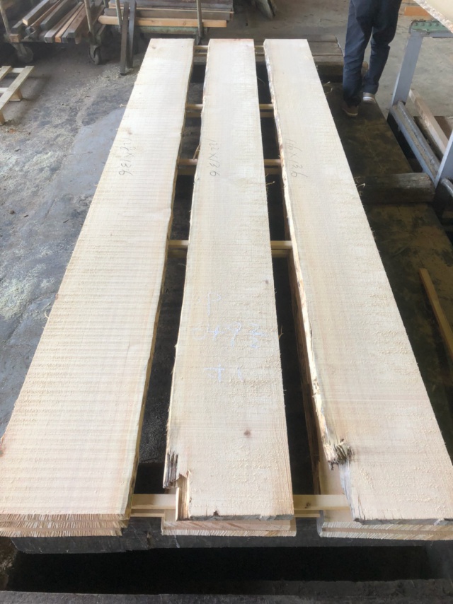 スプルース　無垢材