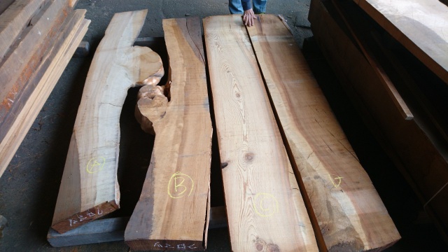 黒松（クロマツ）　無垢材
