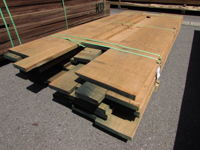 チェリー　無垢材