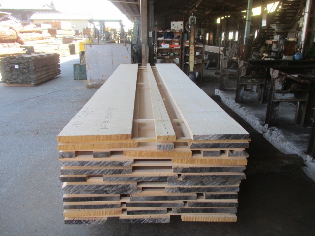 スプルース　無垢材