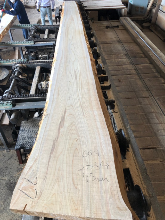 檜（ヒノキ）　無垢材