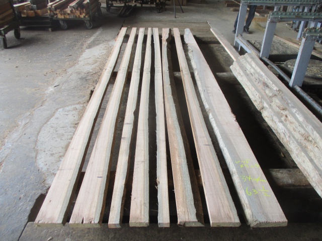 レッドメランチ　無垢材