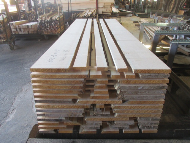 スプルース　無垢材