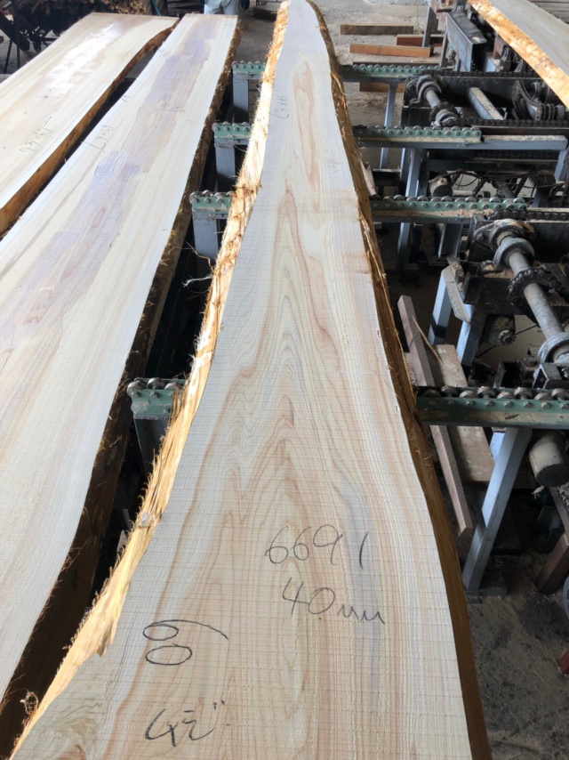 檜（ヒノキ）　無垢材