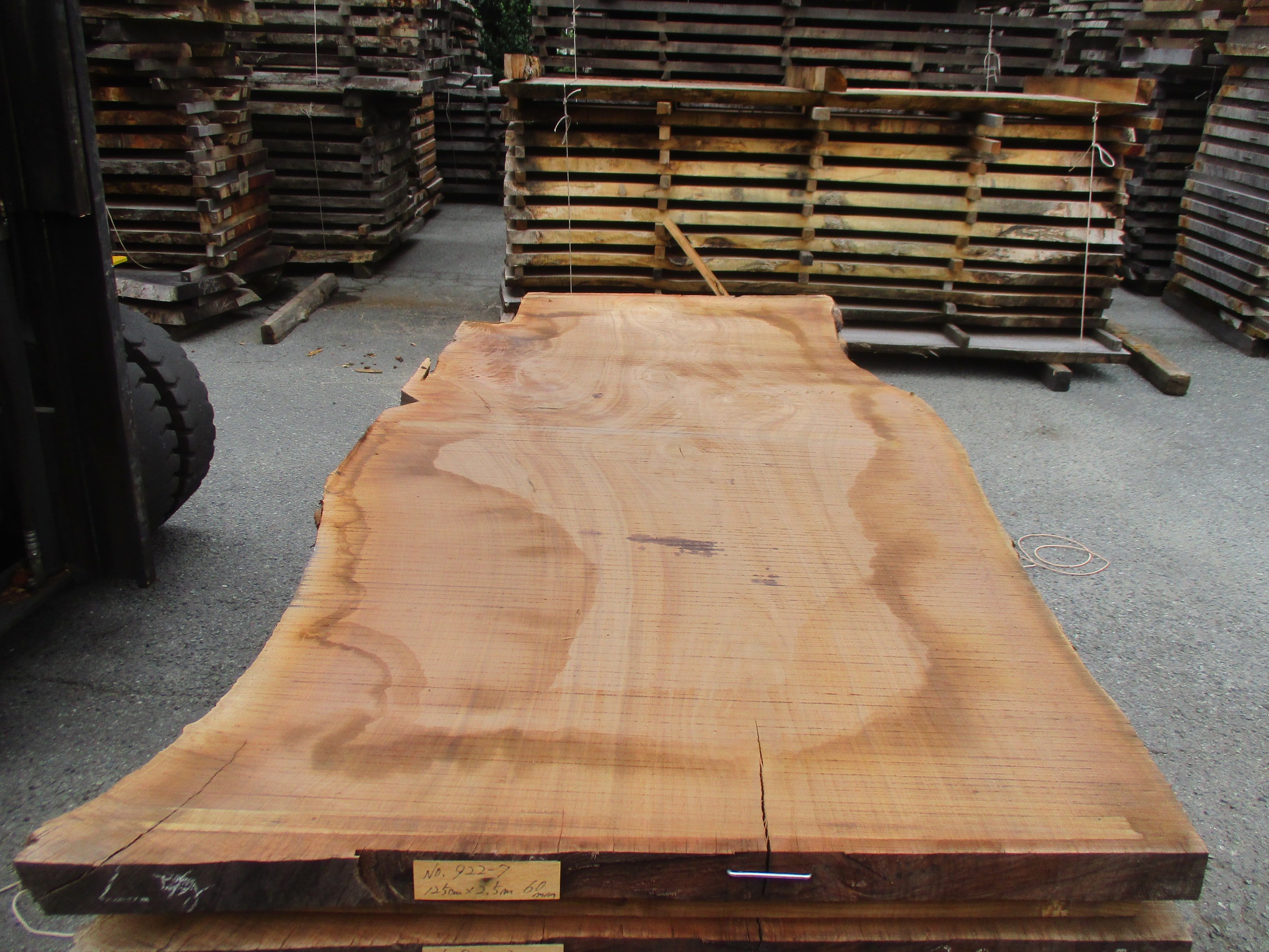 ウォールナット　無垢材