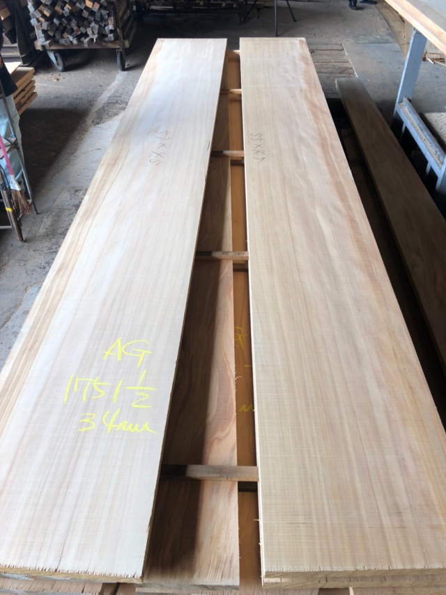 アガチス　無垢材