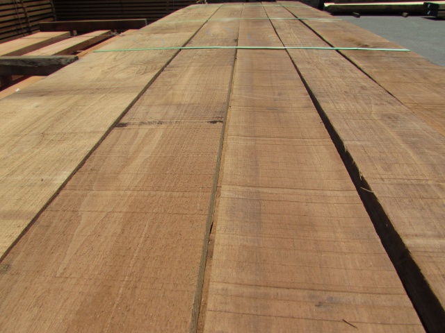 ウォールナット　無垢材