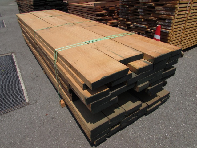 チェリー　無垢材