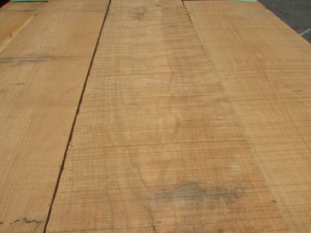 チェリー　無垢材