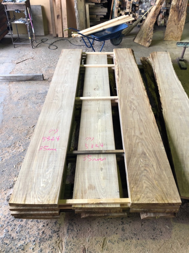 栗(クリ) 無垢材