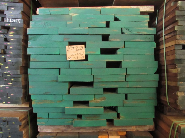 ウォールナット　無垢材