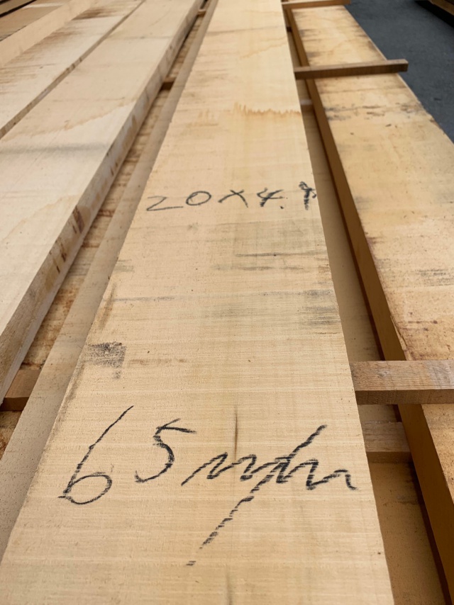 米檜葉（ベイヒバ）　無垢材