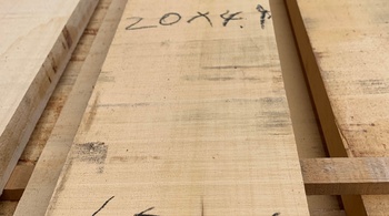 【ブログ】米檜葉（ベイヒバ）盤木製材品を検品しました。