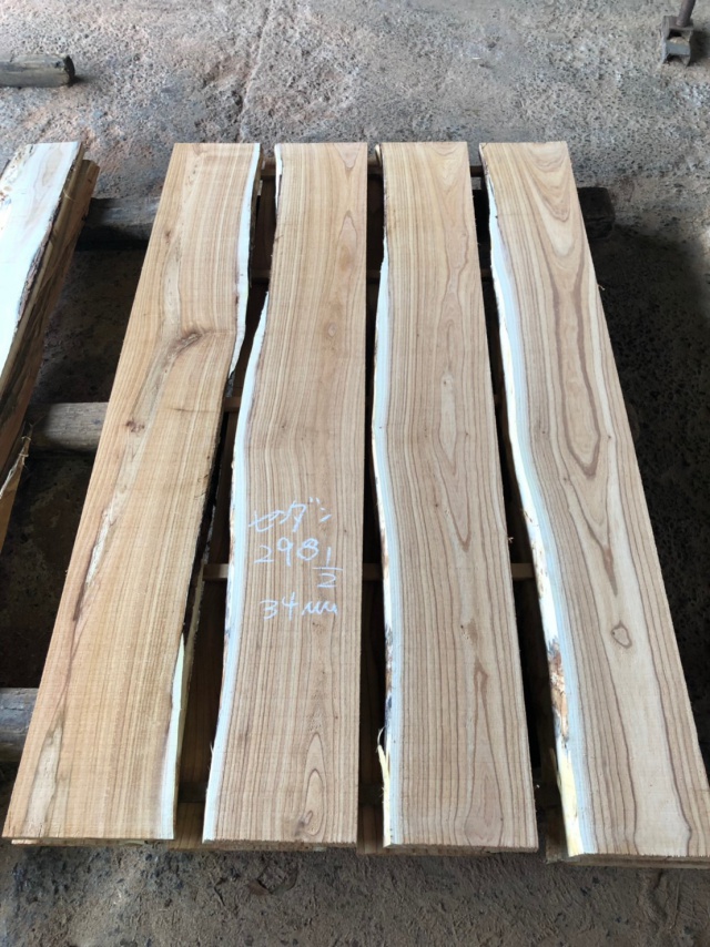 栴檀（センダン）　無垢材