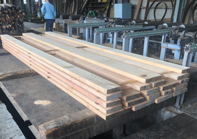 米松（ベイマツ）　無垢材