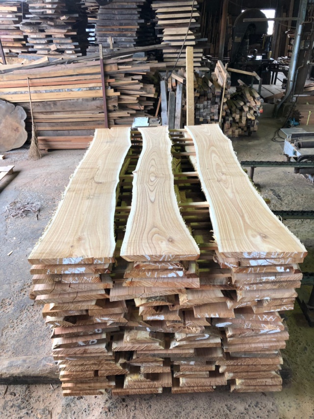 栴檀（センダン）　無垢材