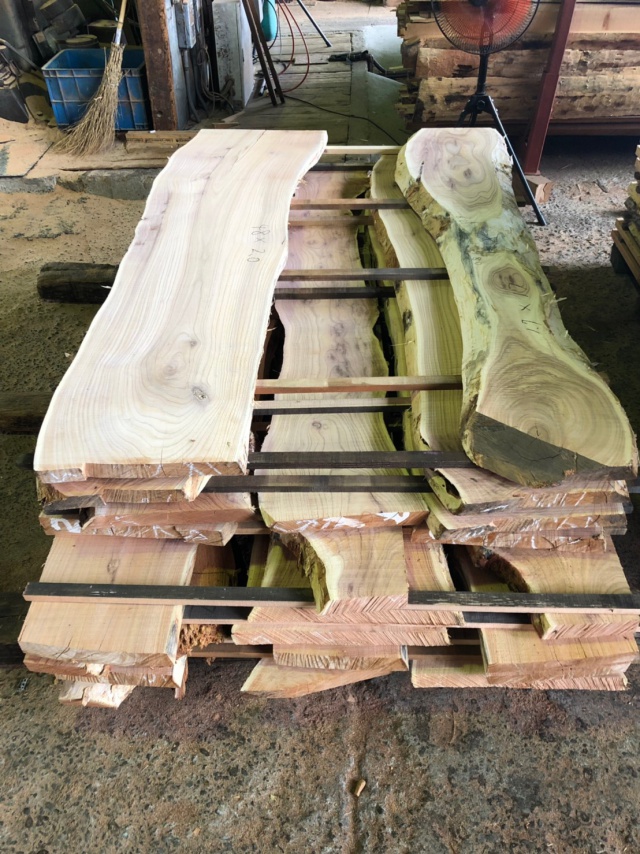 栴檀（センダン）　無垢材