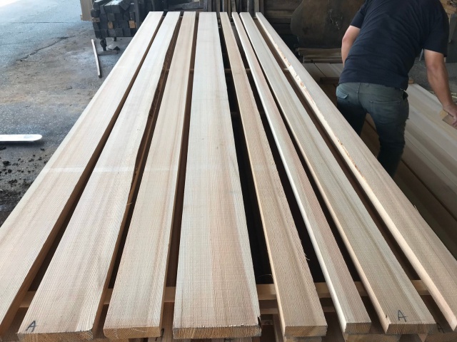 吉野杉（ヨシノスギ）　無垢材