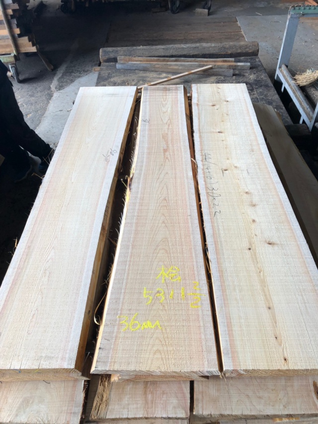 檜（ヒノキ）　無垢材