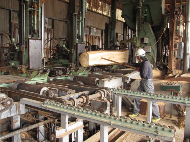 檜（ヒノキ）　無垢材