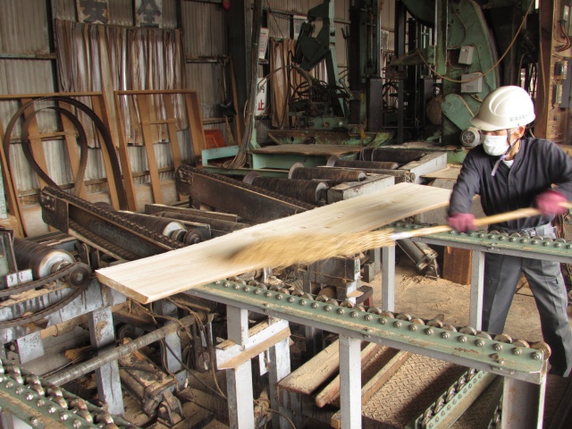 檜（ヒノキ）　無垢材