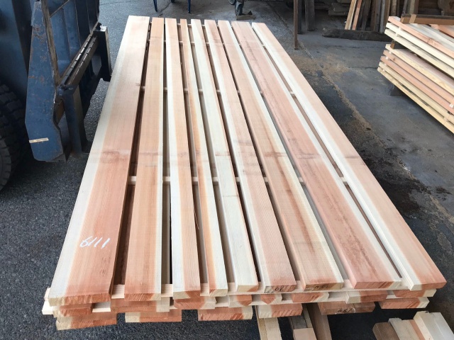 吉野杉（ヨシノスギ）　無垢材