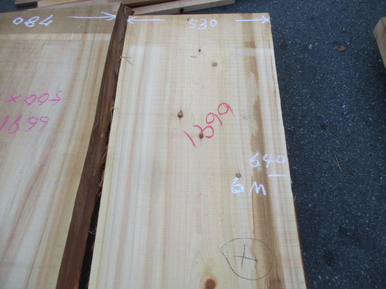 和食店に欠かせない長尺“檜（ヒノキ）一枚板”特集 | 一枚板商品情報 