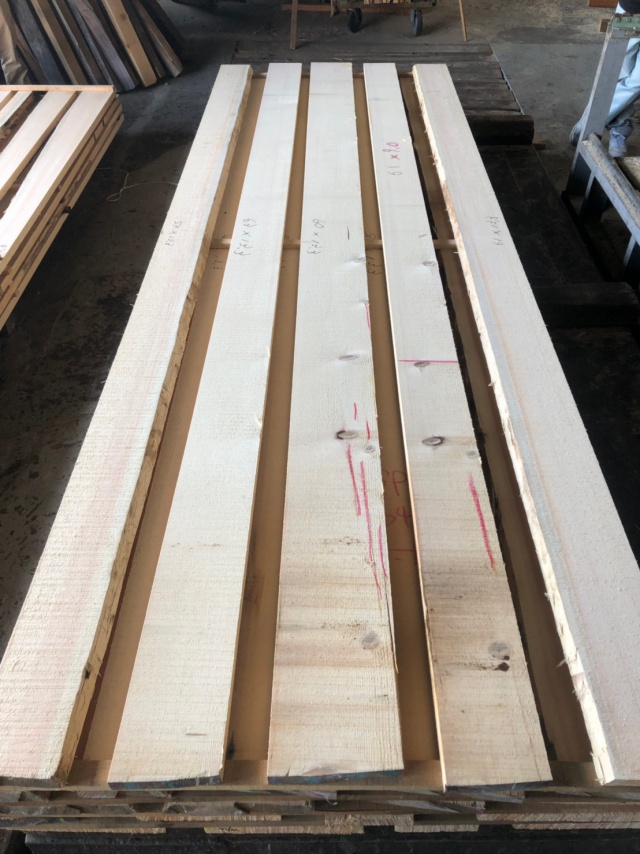 スプルース　無垢材