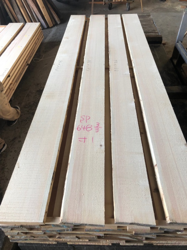 スプルース　無垢材