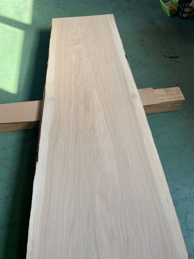 楢（ナラ）　一枚板