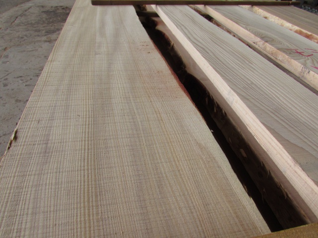 樅（モミ）　無垢材