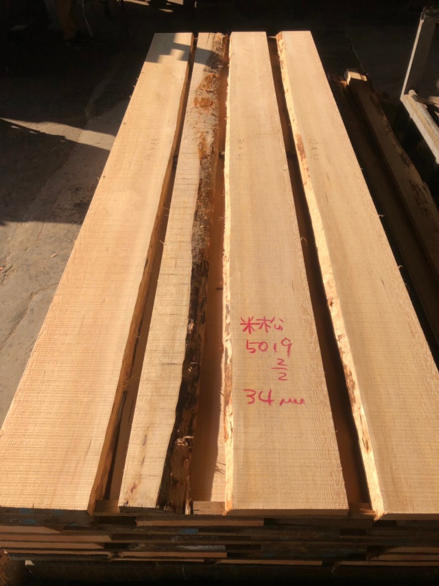 米松（ベイマツ）　無垢材