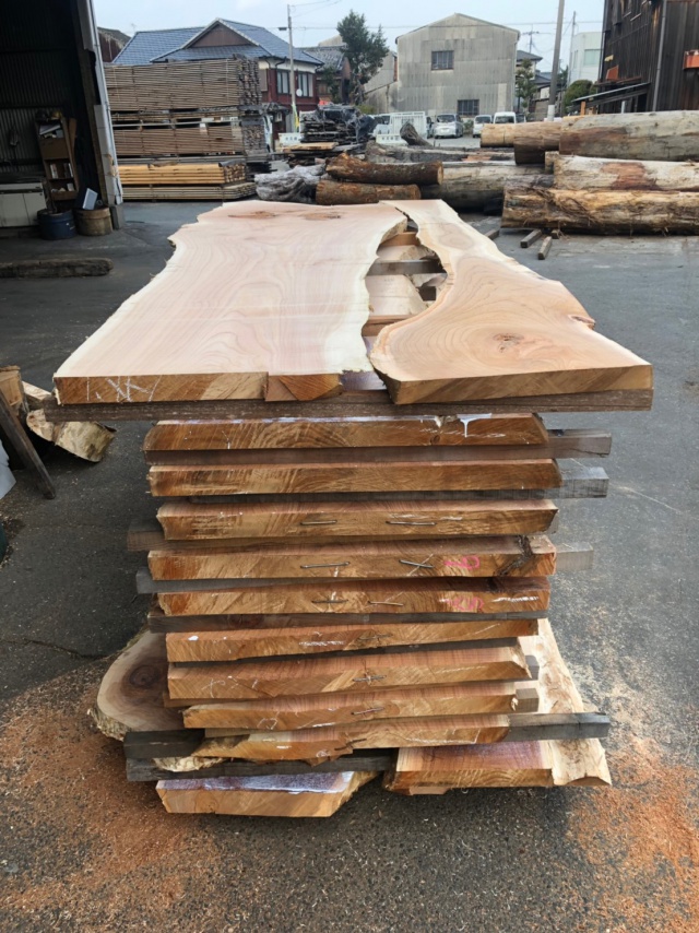 栴檀（センダン）　無垢材