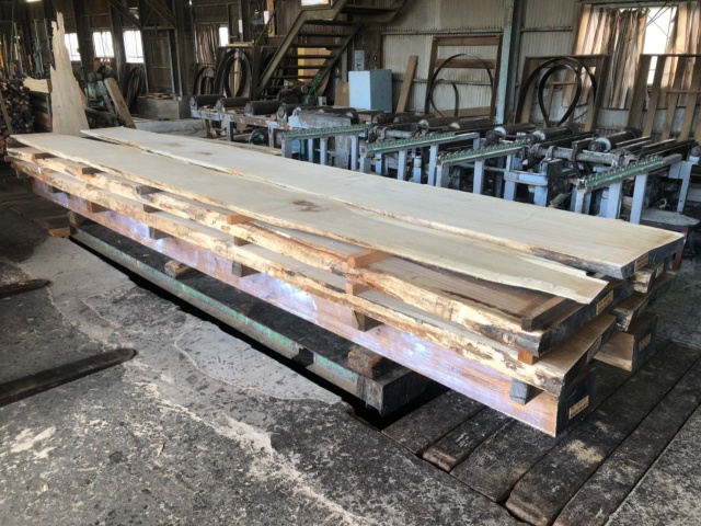 楢（ナラ）　無垢材