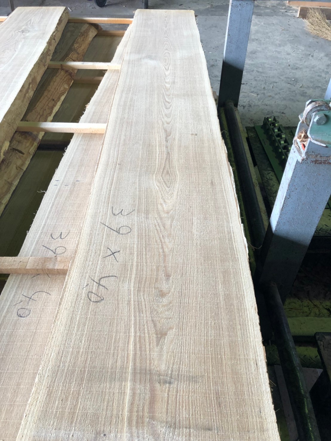 栗（クリ）　無垢材