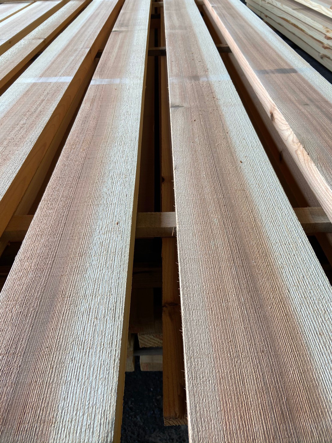 吉野杉（ヨシノスギ）　無垢材