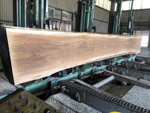 楢（ナラ）　無垢材