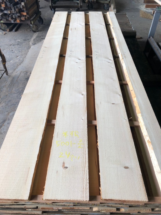 米松（ベイマツ）　無垢材