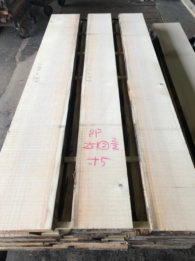 スプルース　無垢材