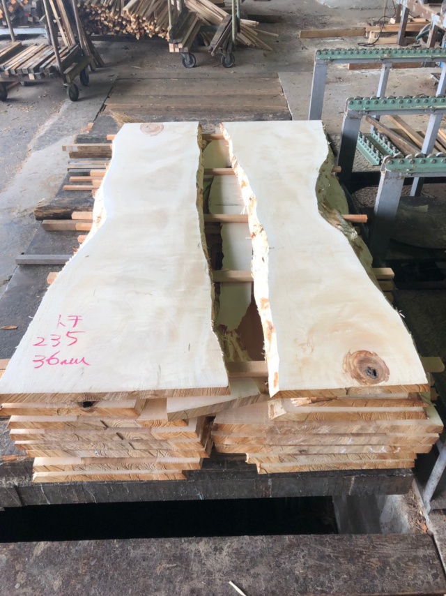 栃（トチ）　無垢材